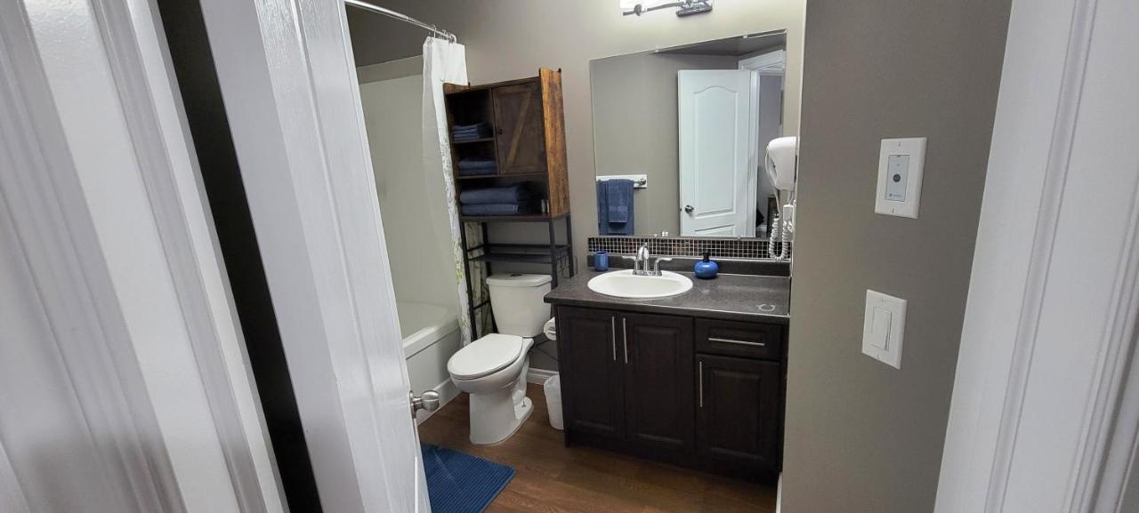 Blue Wave 2 Bedroom Suite Saskatoon Dış mekan fotoğraf